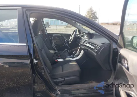 2017 Honda Accord Lx z USA, uszkodzony, nr VIN 1HGCR2F30HA272040